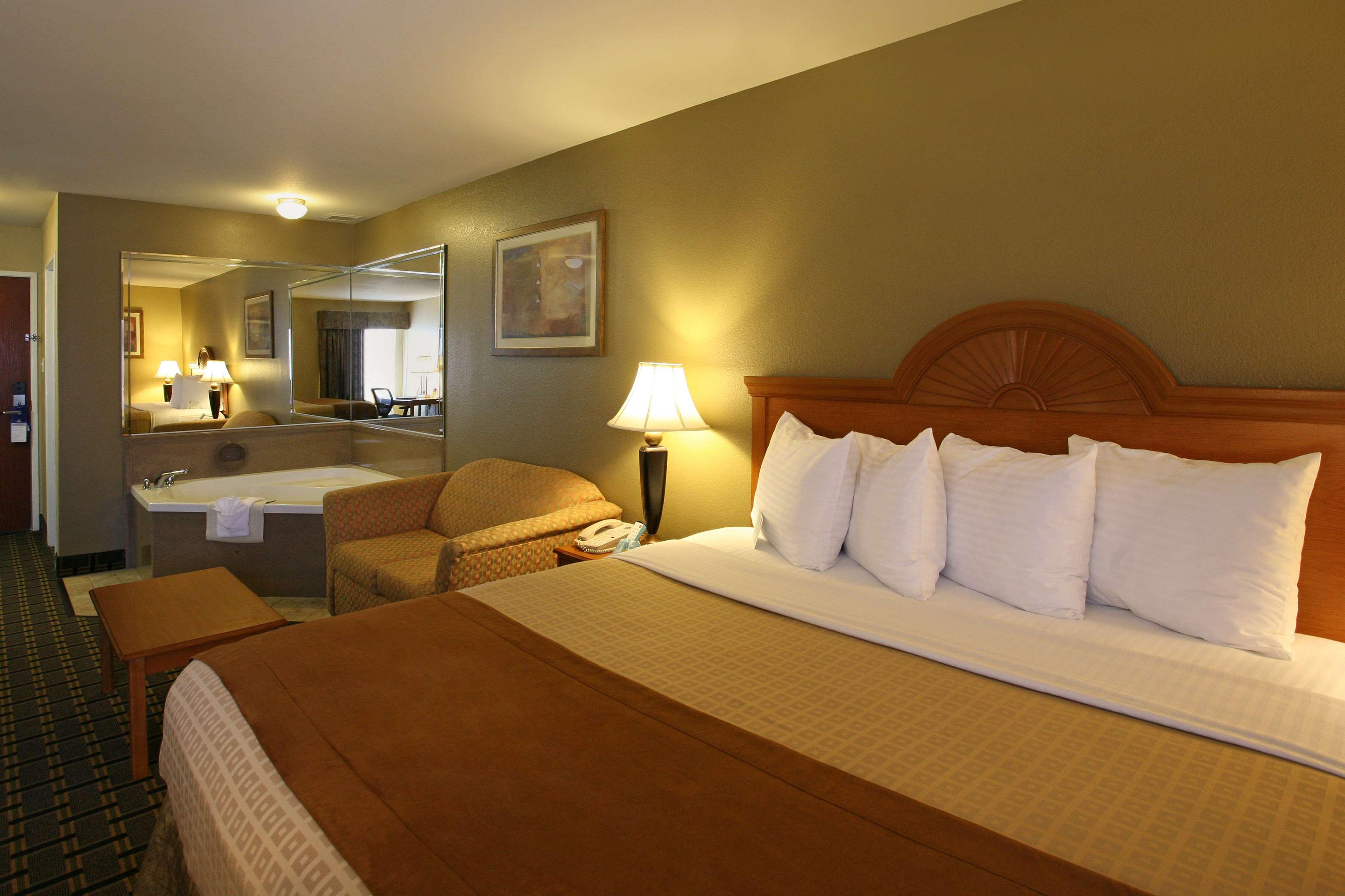 Best Western Zachary Inn Exterior photo