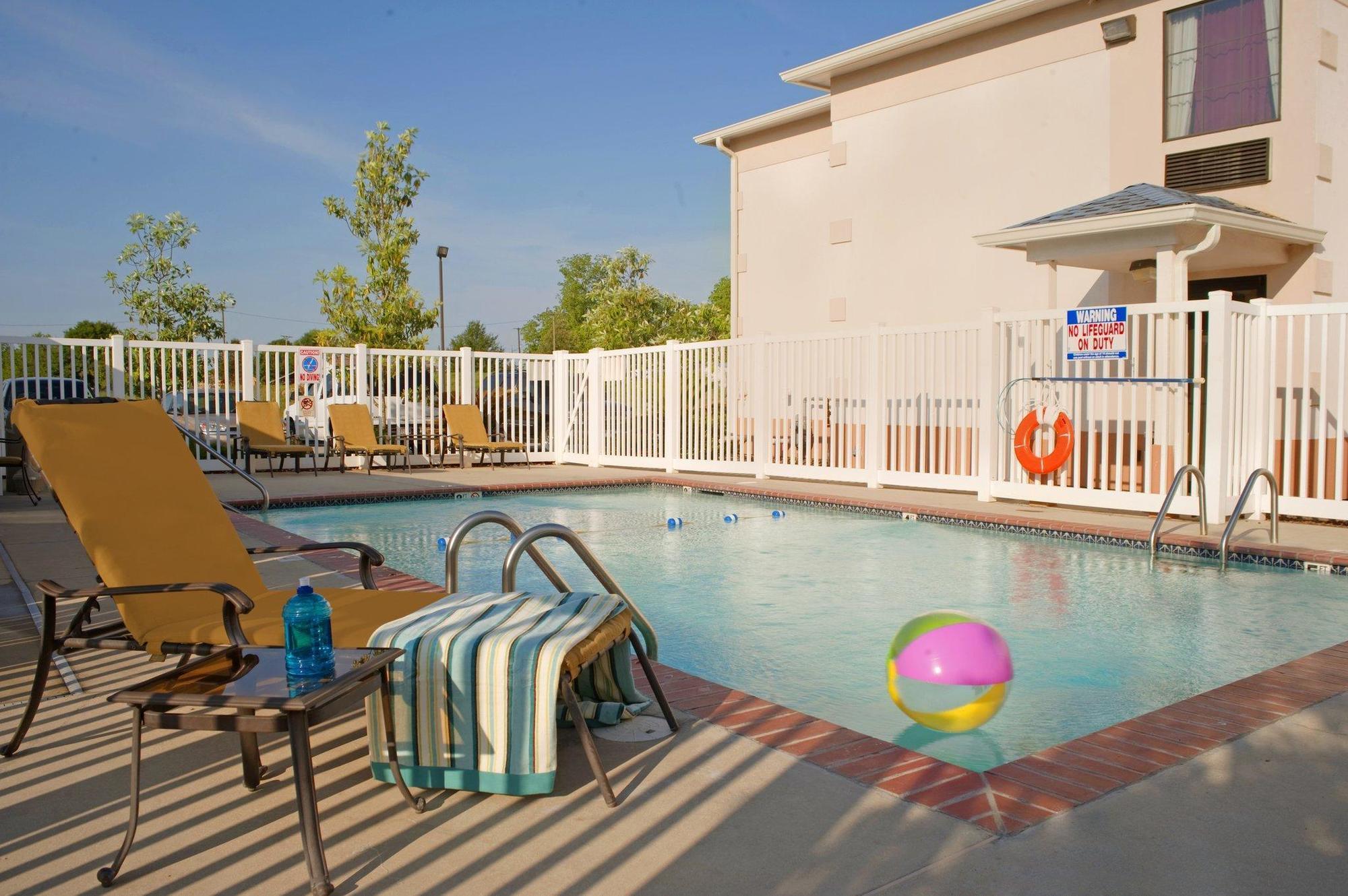 Best Western Zachary Inn Exterior photo